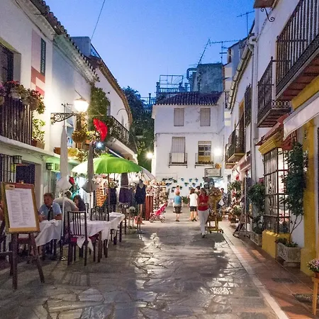 Front Sea View On Marbella's Promenade Марбелья