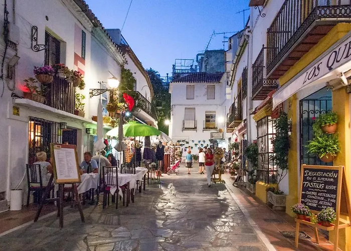 Front Sea View On Marbella's Promenade ماربيا