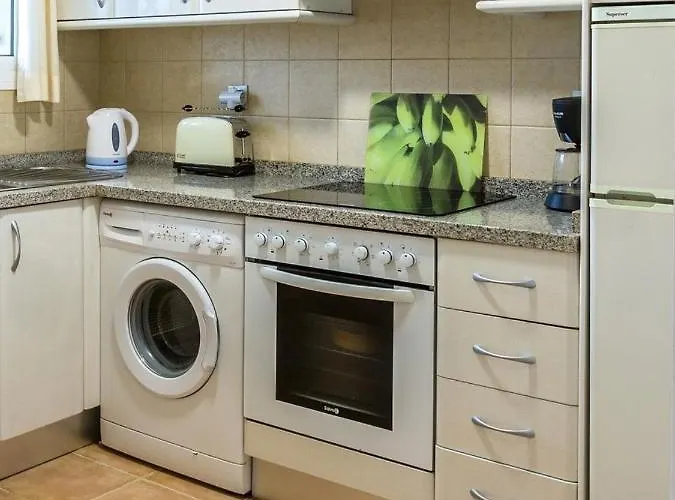 Front Sea View On Marbella's Promenade מארבלה